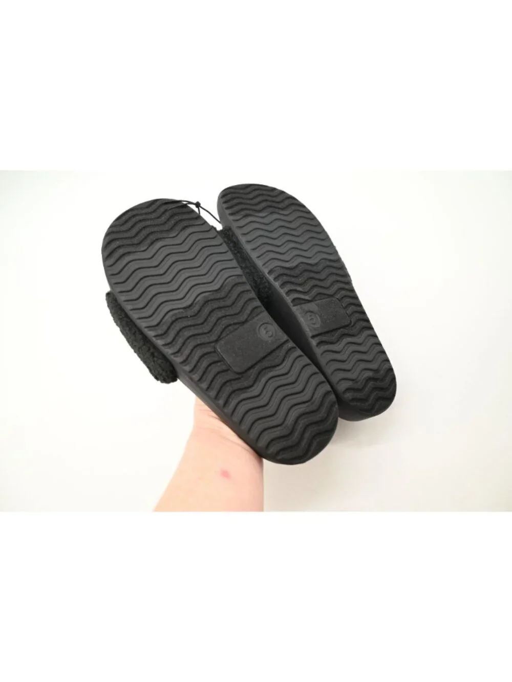 NWT All In Motion Makenna Faux Sherpa Slides Sz 5 Jet Black Slip On Sandals
